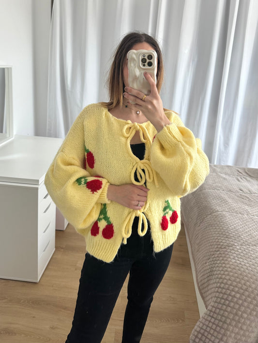 Pull cerise jaune